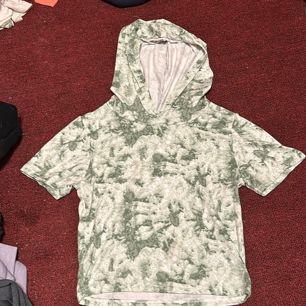 Tie-dye short sleeve with hood